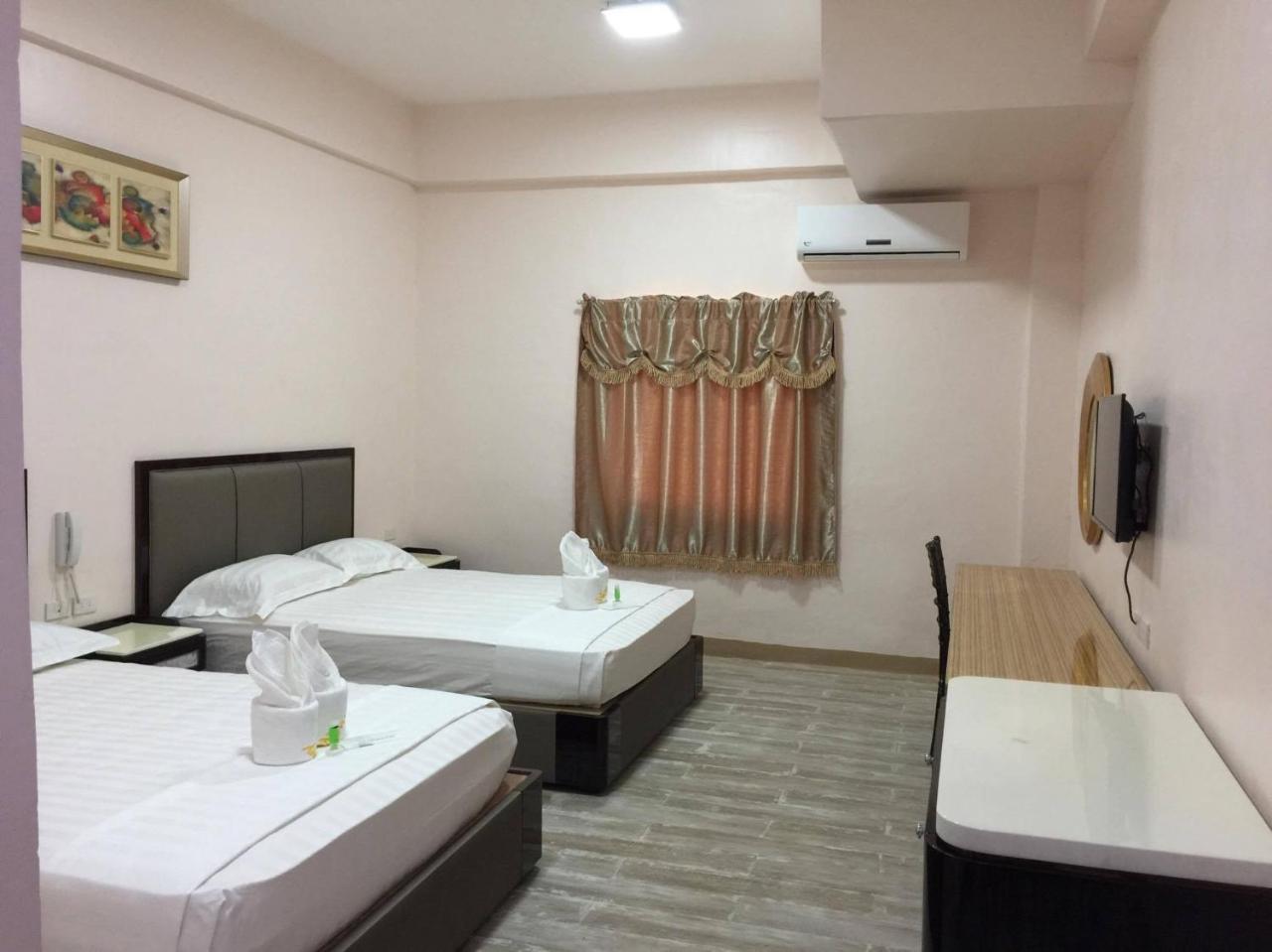 Meaco Royal Hotel - Lipa Lipa City Zewnętrze zdjęcie